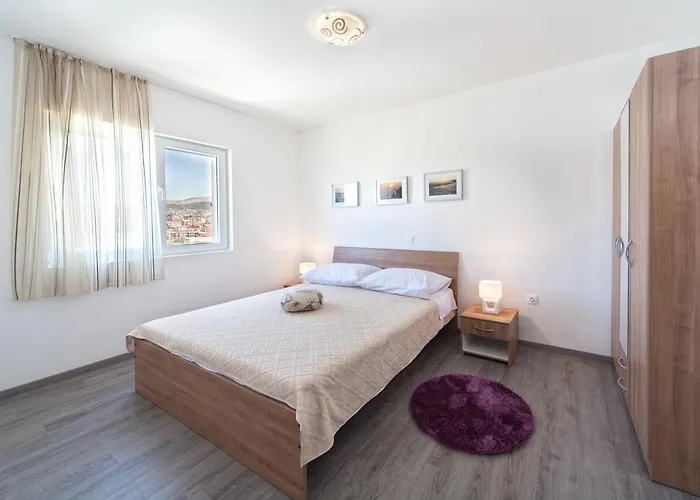 The View * سبليت