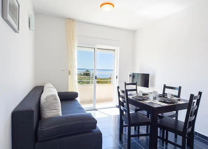 The View * سبليت